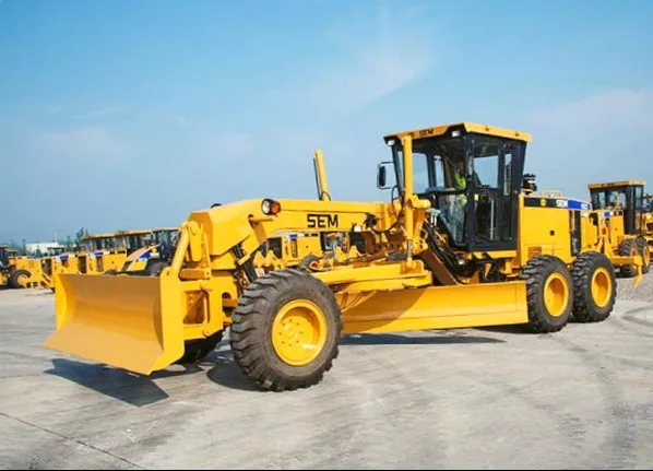 Автогрейдер SEM 922AWD