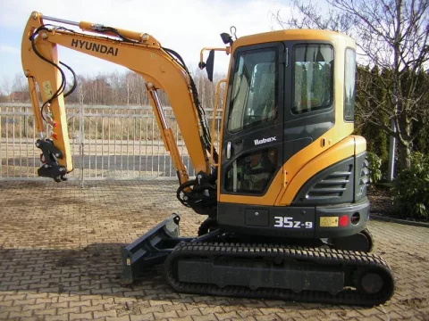 Мини-экскаватор Hyundai R35Z-9