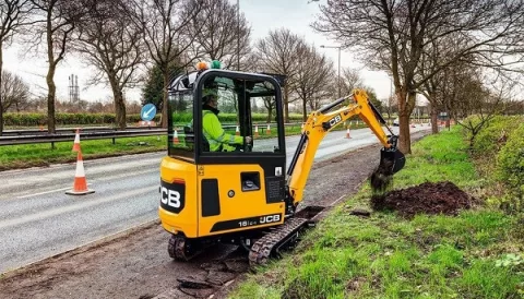 Мини-экскаватор JCB 15C-1
