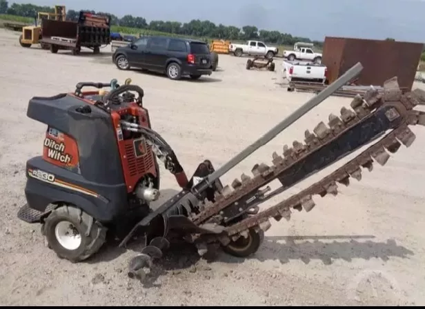 Траншеекопатель Ditch Witch R230